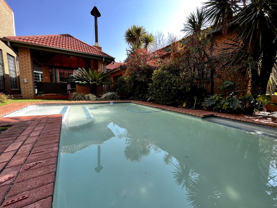 4 Bedroom Property for Sale in Van Der Hoff Park North West
